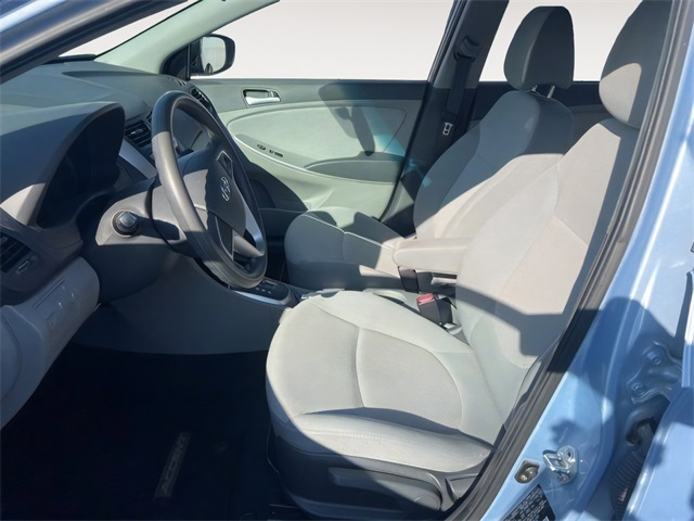 2012 Hyundai Accent GS photo 8