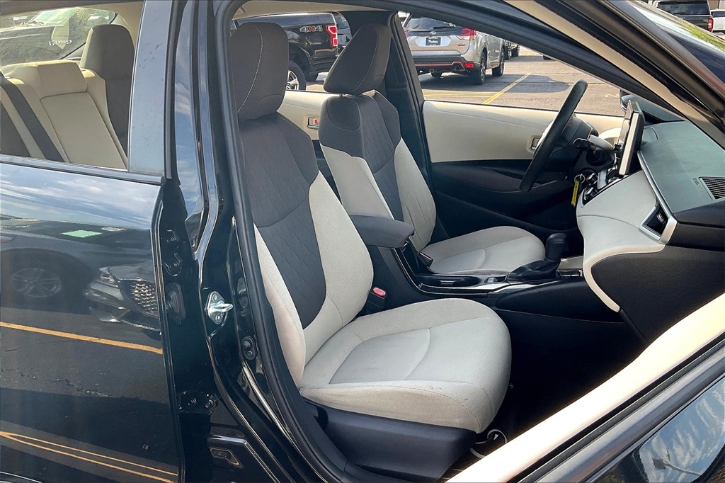 2020 Toyota Corolla LE photo 4