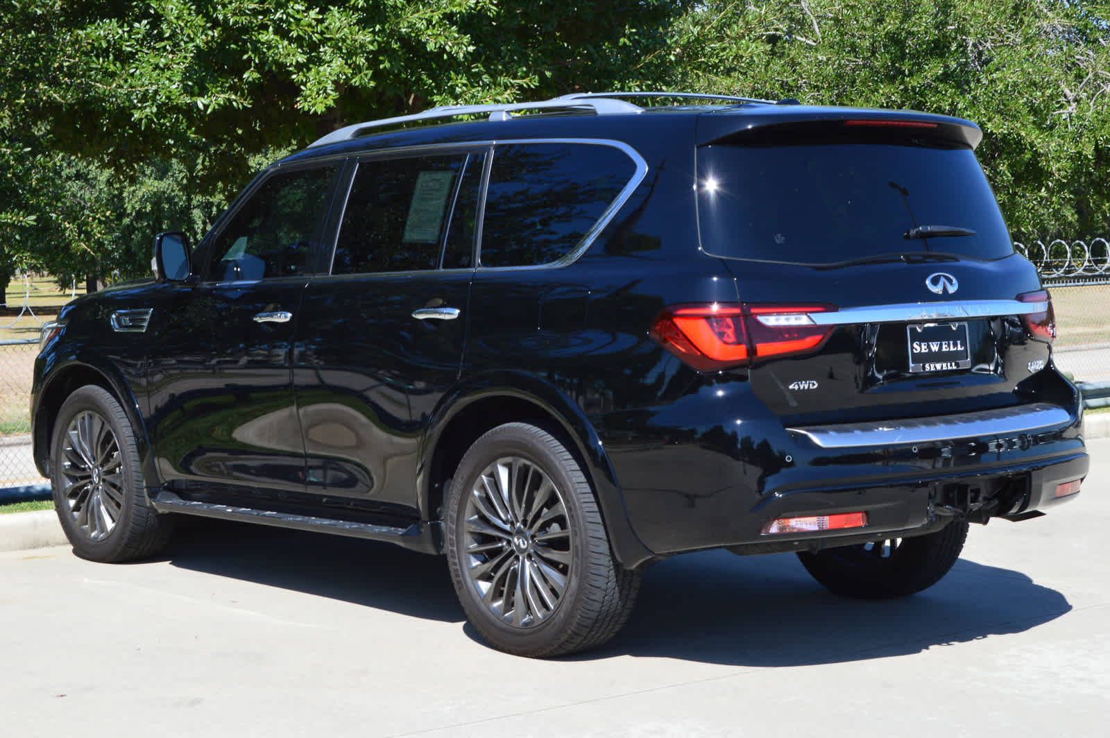 2023 Infiniti QX80 Sensory photo 6