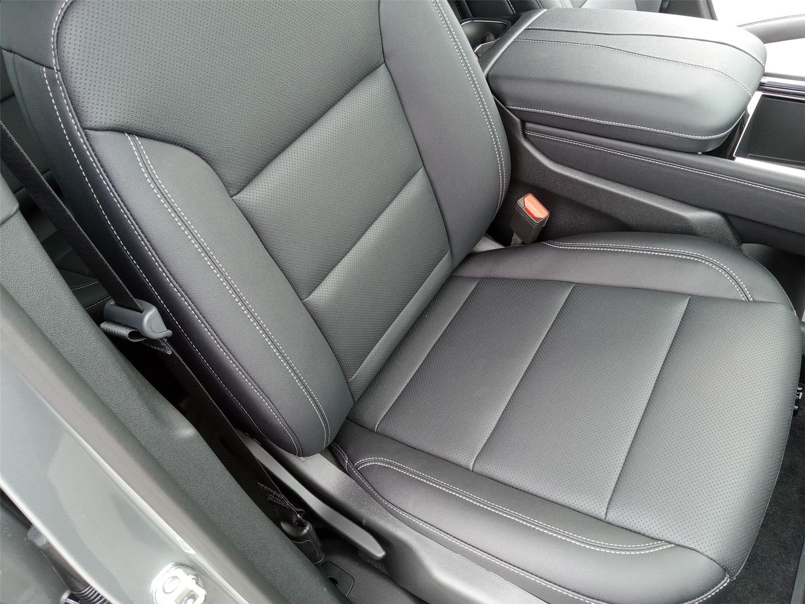 2026 Chevrolet Traverse photo 11