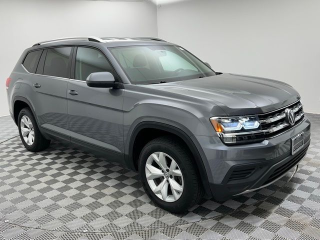2018 Volkswagen Atlas S photo 2