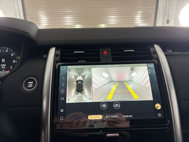 2025 Land Rover Discovery S photo 17