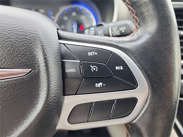 2020 Chrysler Pacifica Touring L photo 24