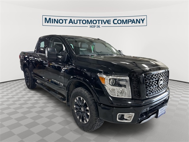 2019 Nissan Titan PRO-4X's photo