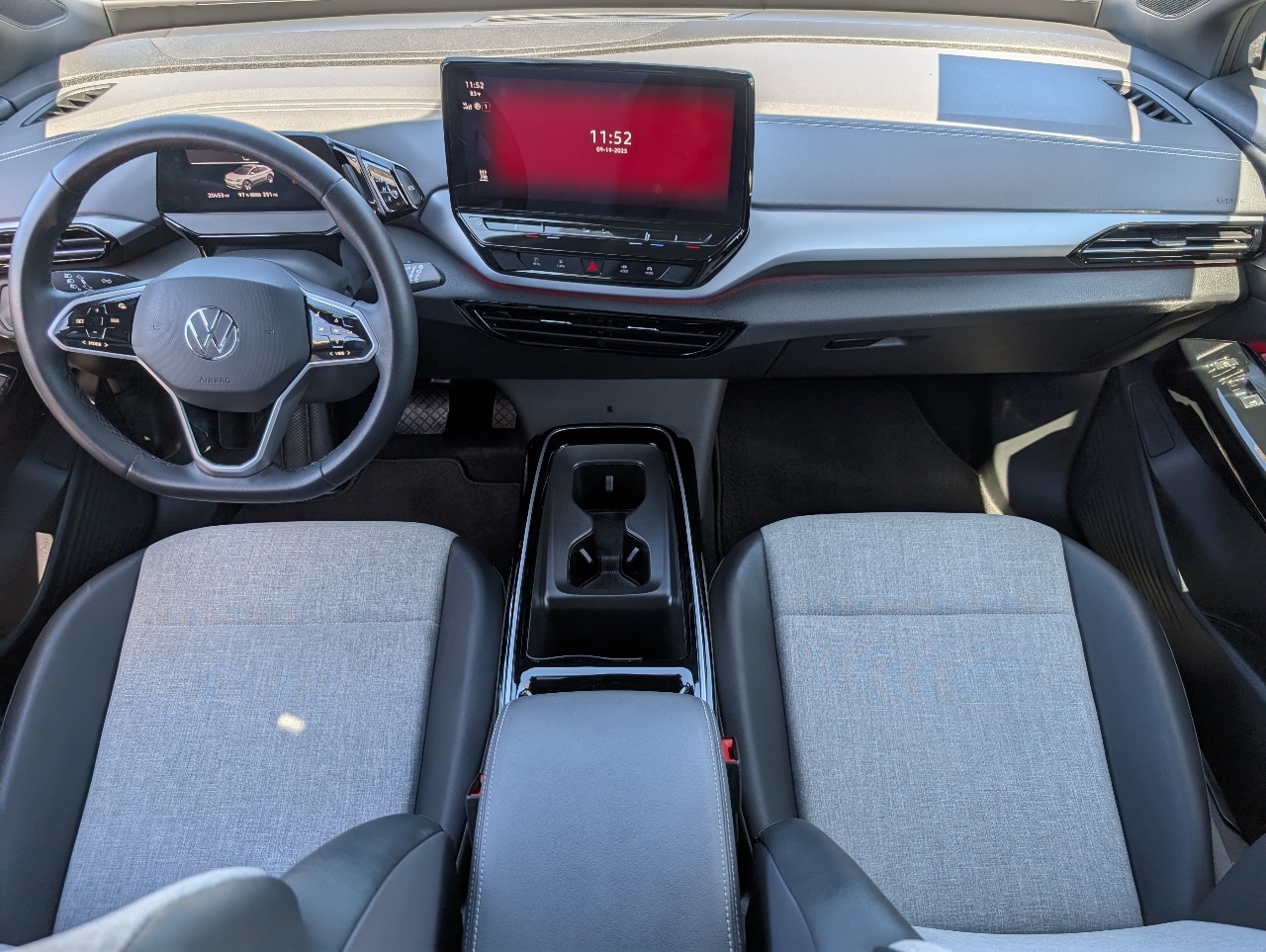 2023 Volkswagen ID.4 Pro photo 10