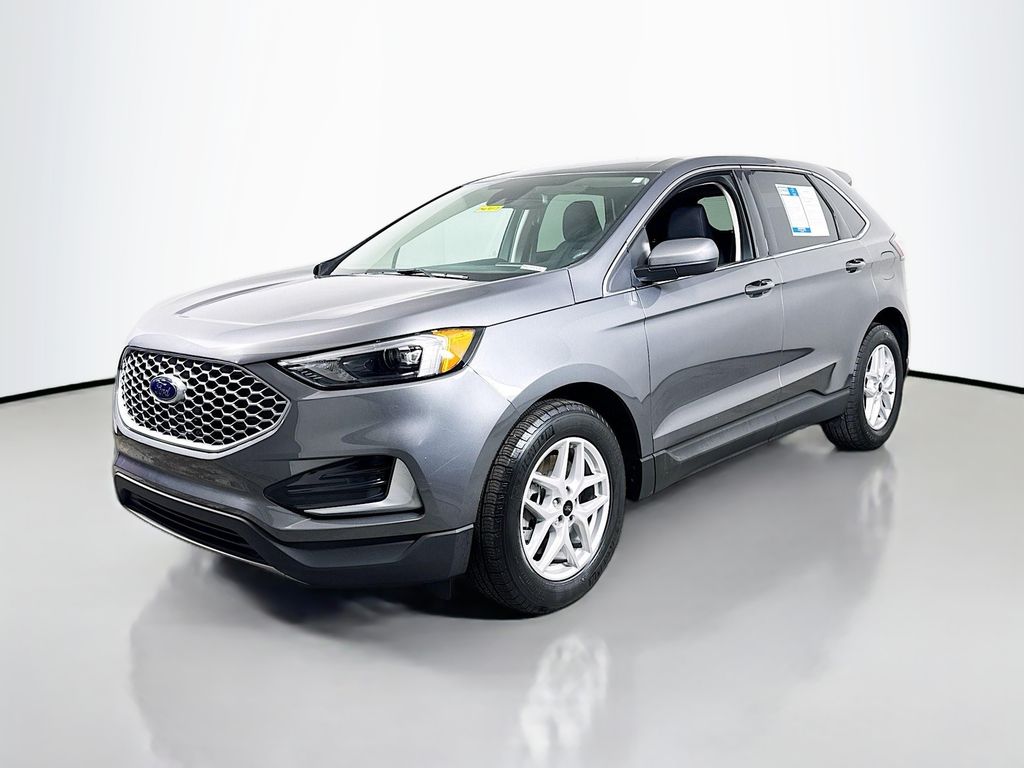 2024 Ford Edge SEL photo 3