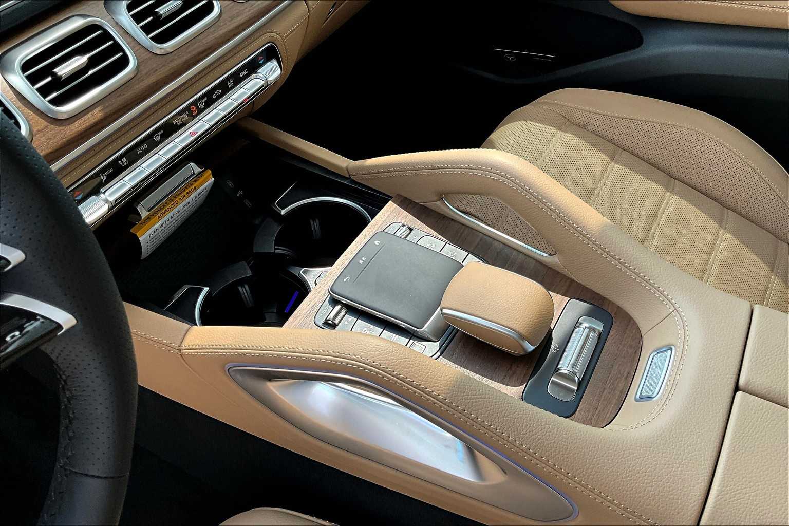 2026 Mercedes Benz GLS 450 4MATIC photo 11