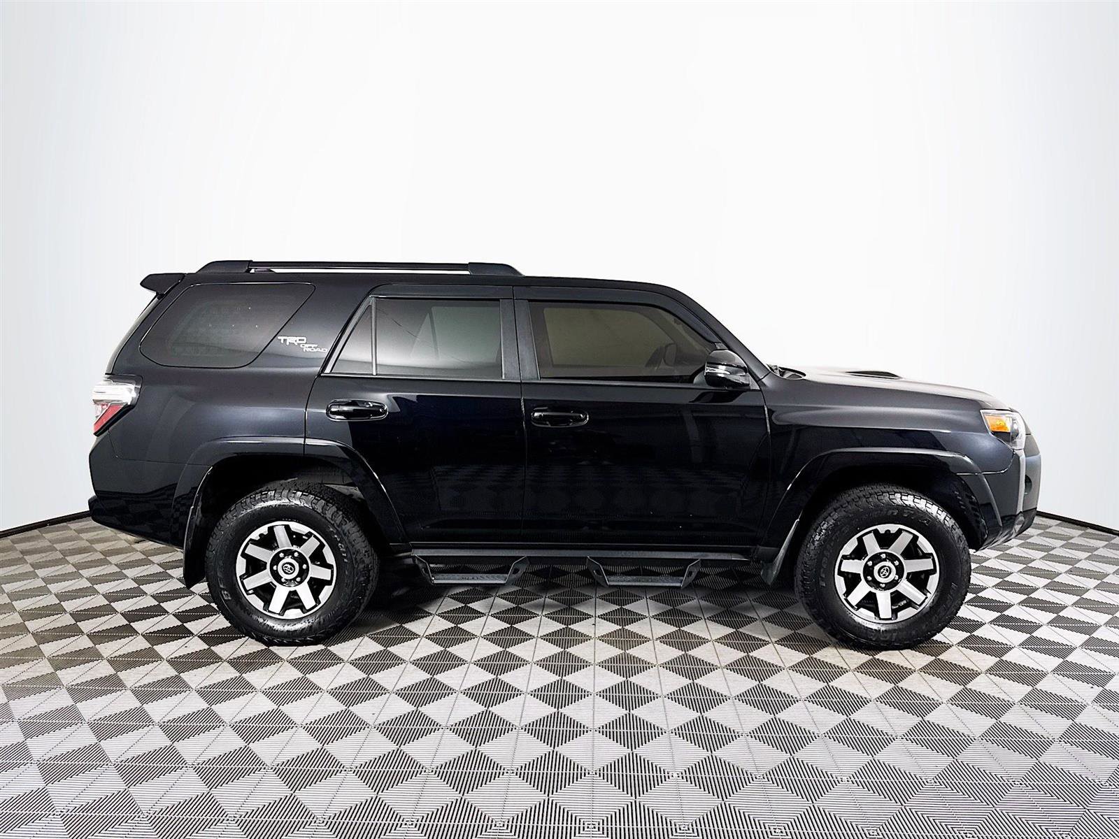 2020 Toyota 4Runner TRD Off-Road Premium photo 4