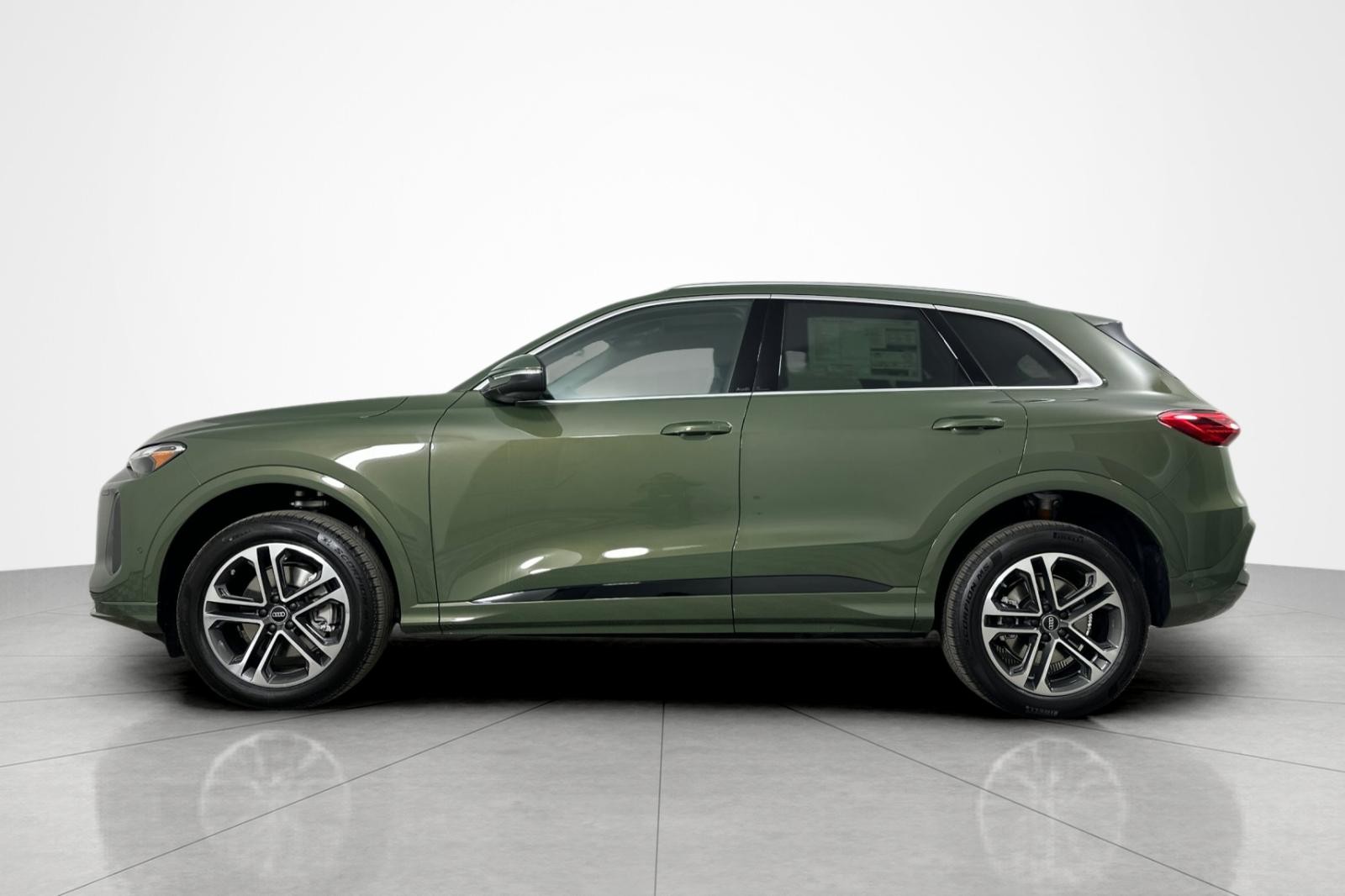 2025 Audi Q5 Premium TFSI photo 3