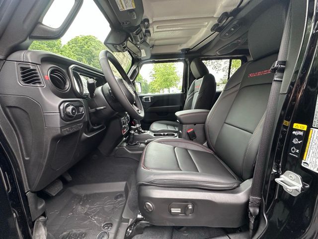 2025 Jeep Wrangler Rubicon photo 21