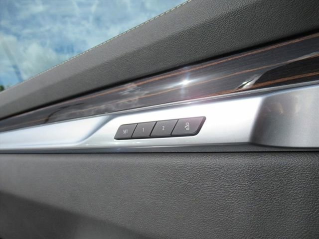 2026 Cadillac Escalade Luxury photo 25