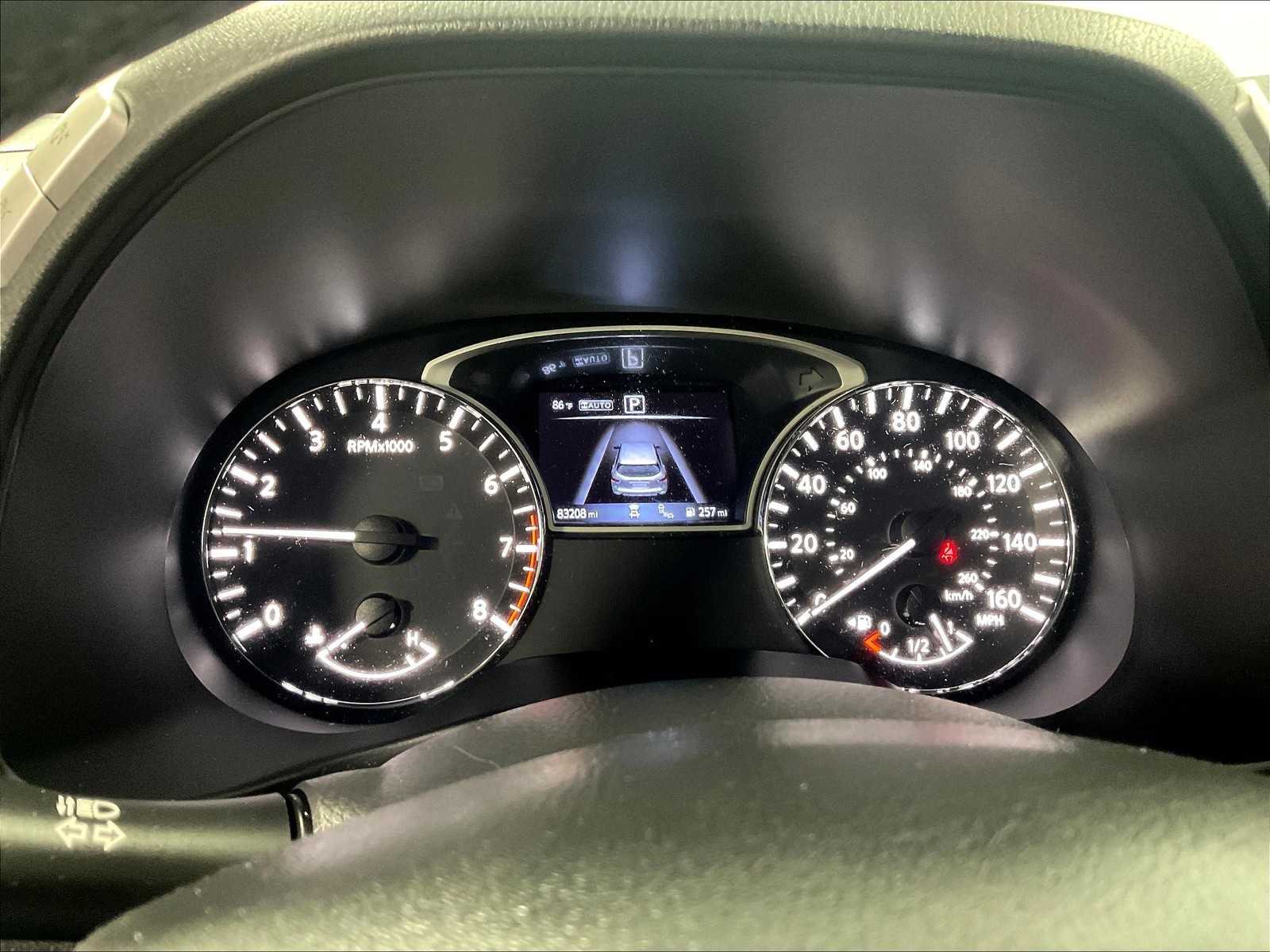 2019 Nissan Pathfinder SL photo 25