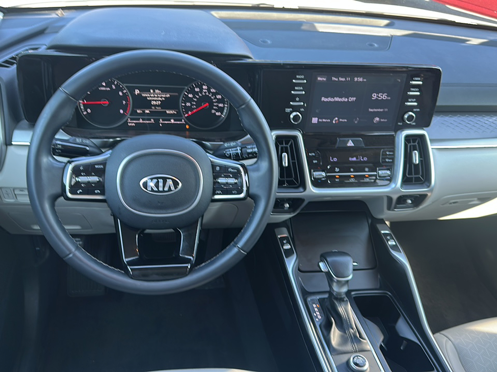 2021 Kia Sorento S photo 9