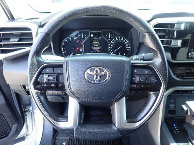2023 Toyota Tundra SR5 CrewMax photo 17