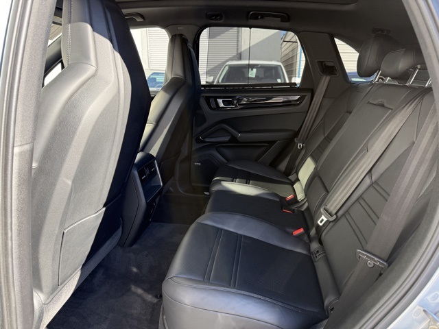 2023 Porsche Cayenne Base photo 23
