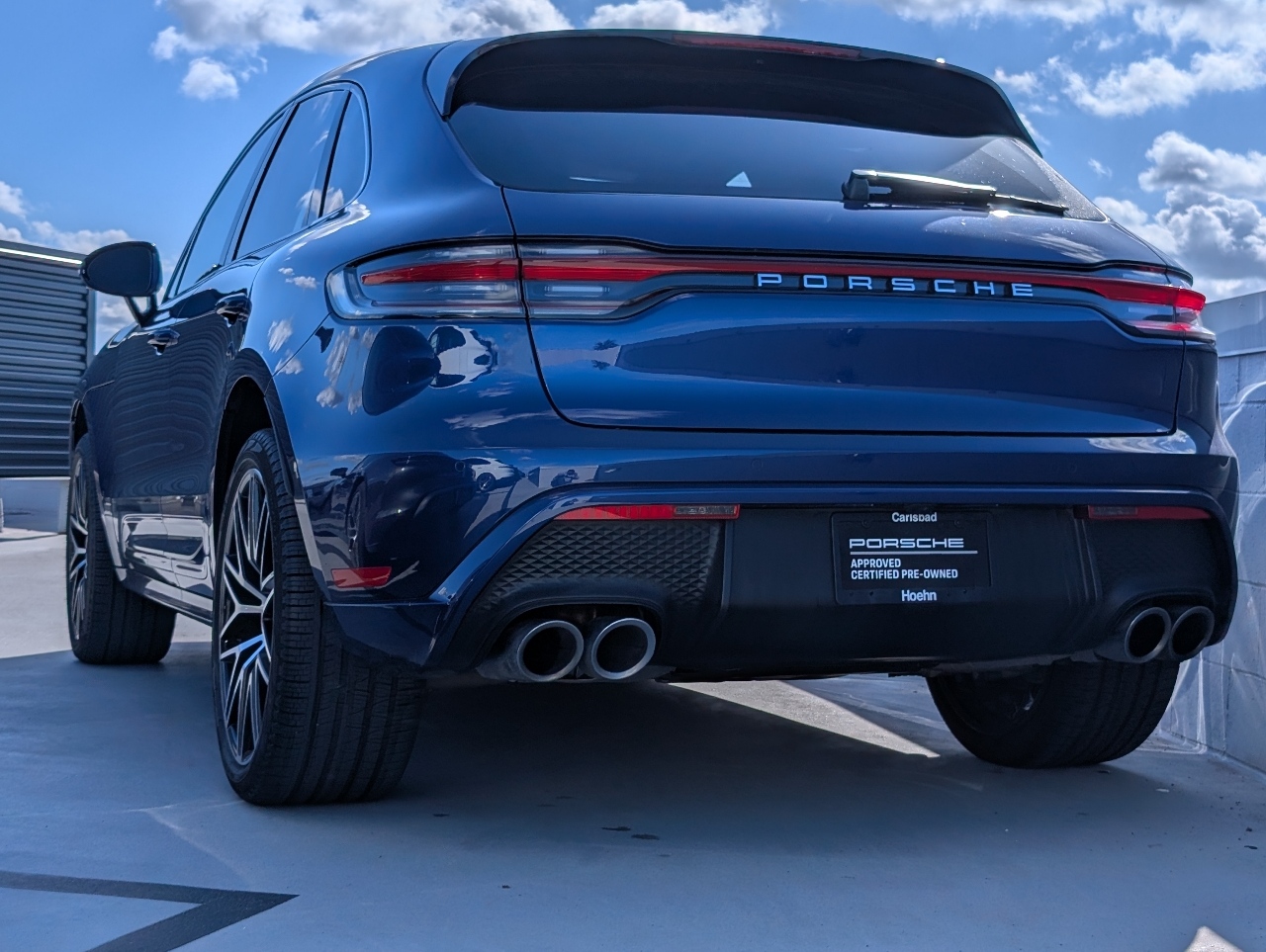 2024 Porsche Macan T photo 2