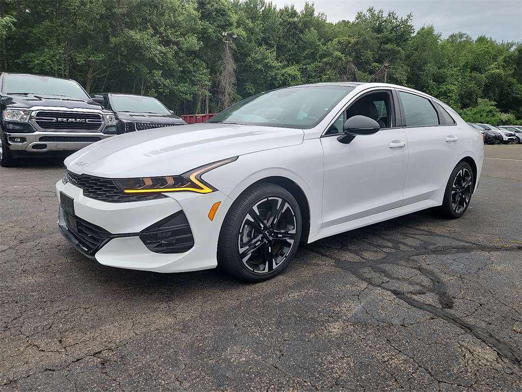 2023 Kia K5 GT-Line photo 3