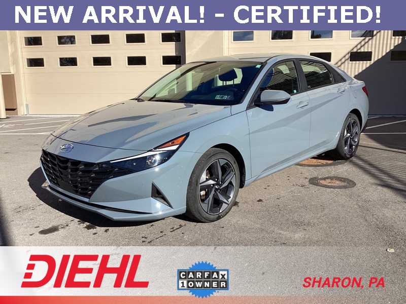 2023 Hyundai Elantra SEL photo 3