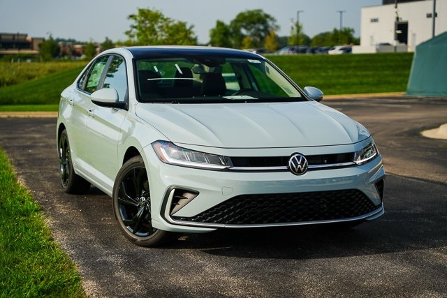 2025 Volkswagen Jetta 1.5T SE photo 2