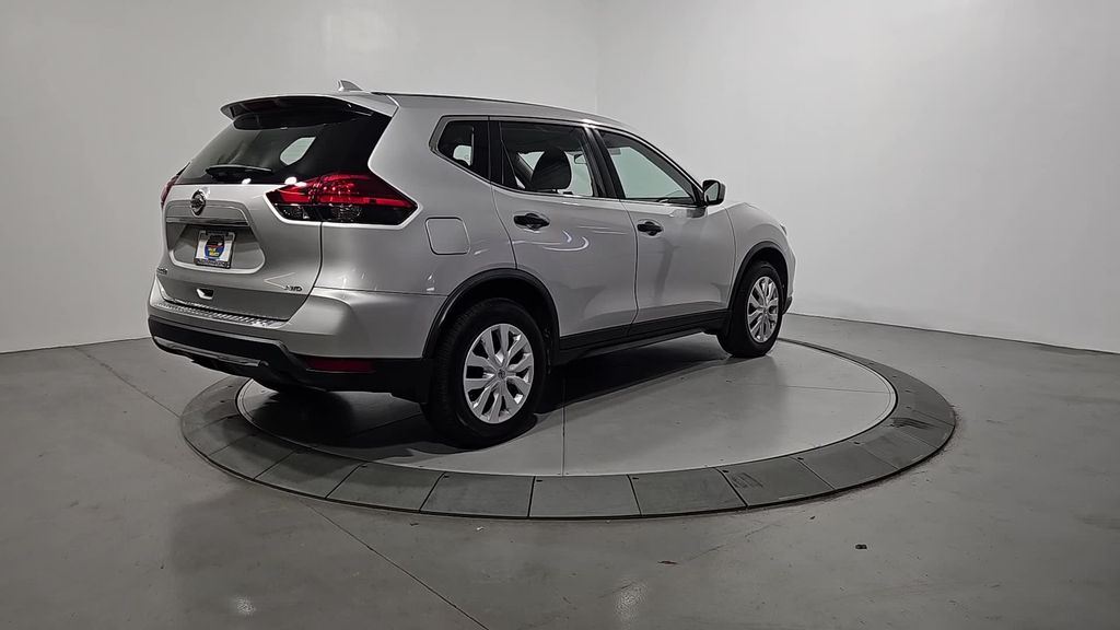 2017 Nissan Rogue S photo 4