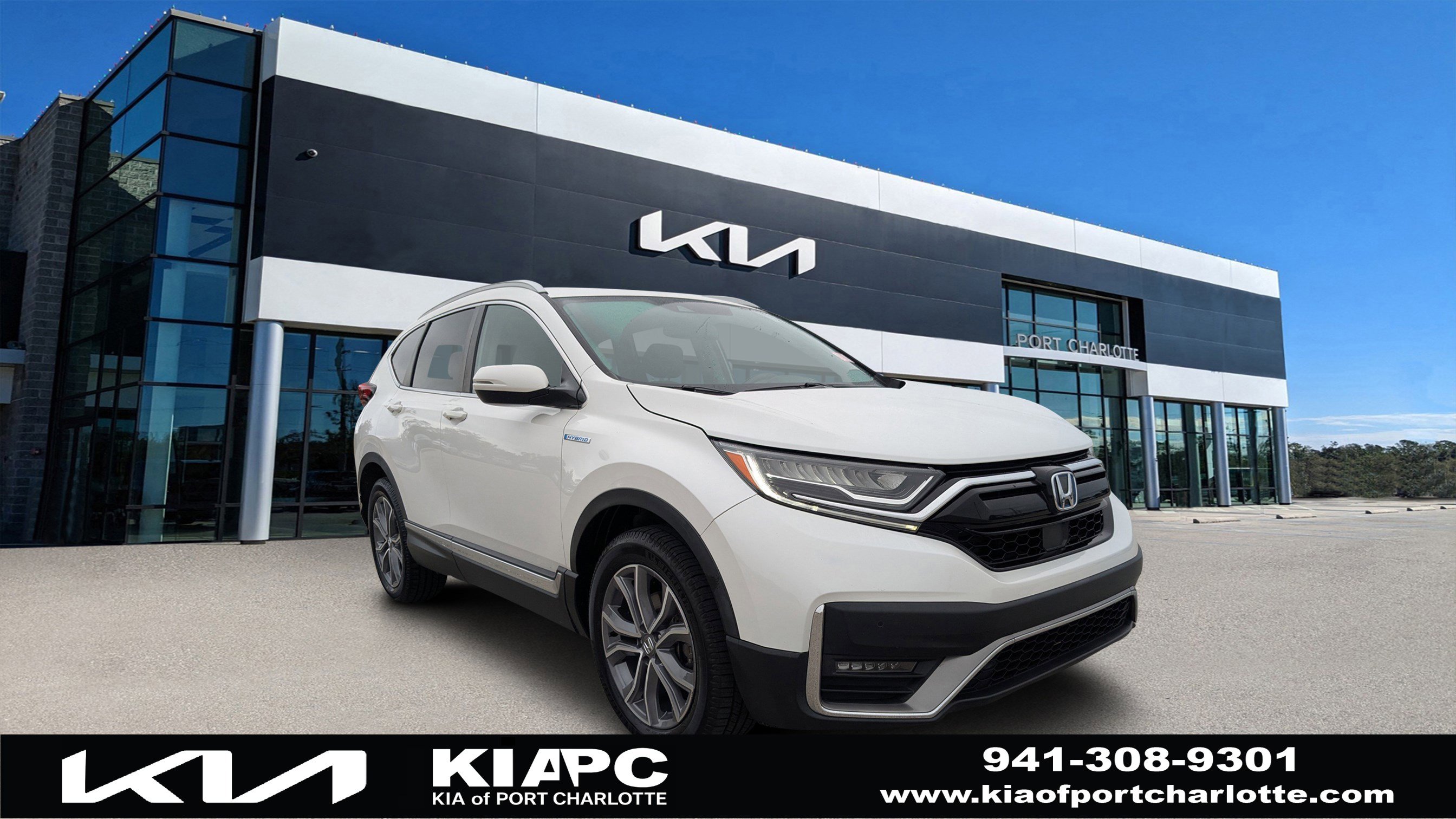 2022 Honda CR-V Touring's photo