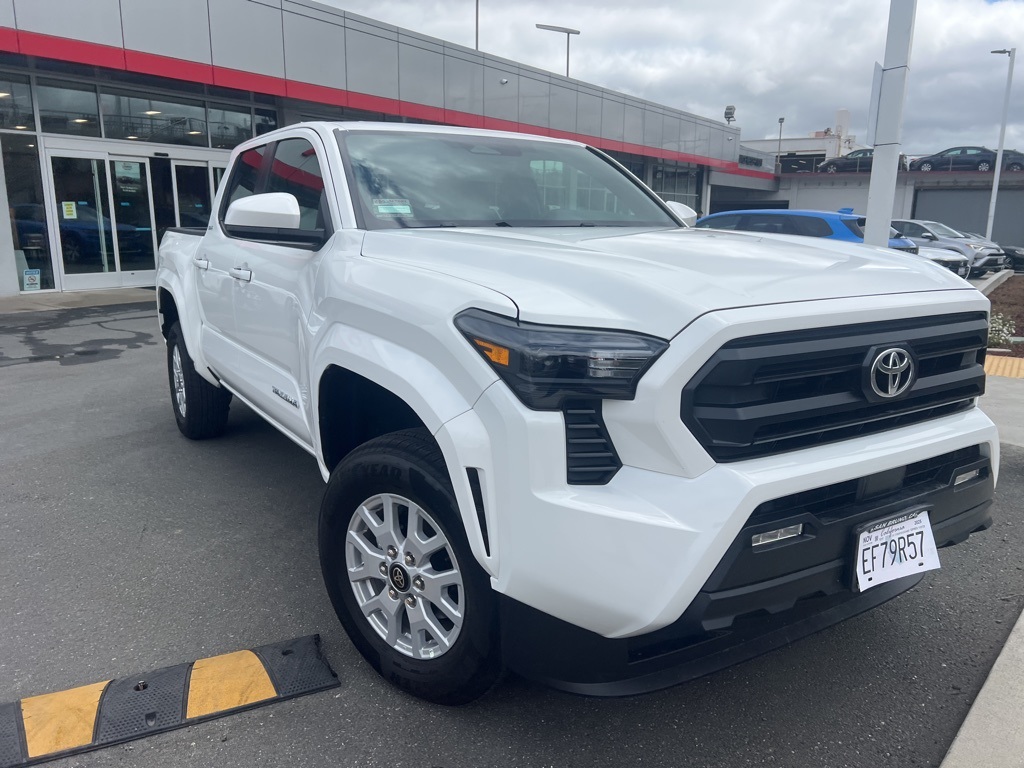 2025 Toyota Tacoma SR5 photo 6