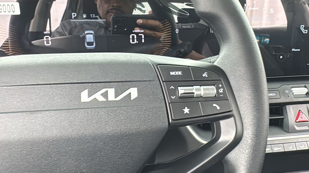 2025 Kia K4 LXS photo 19