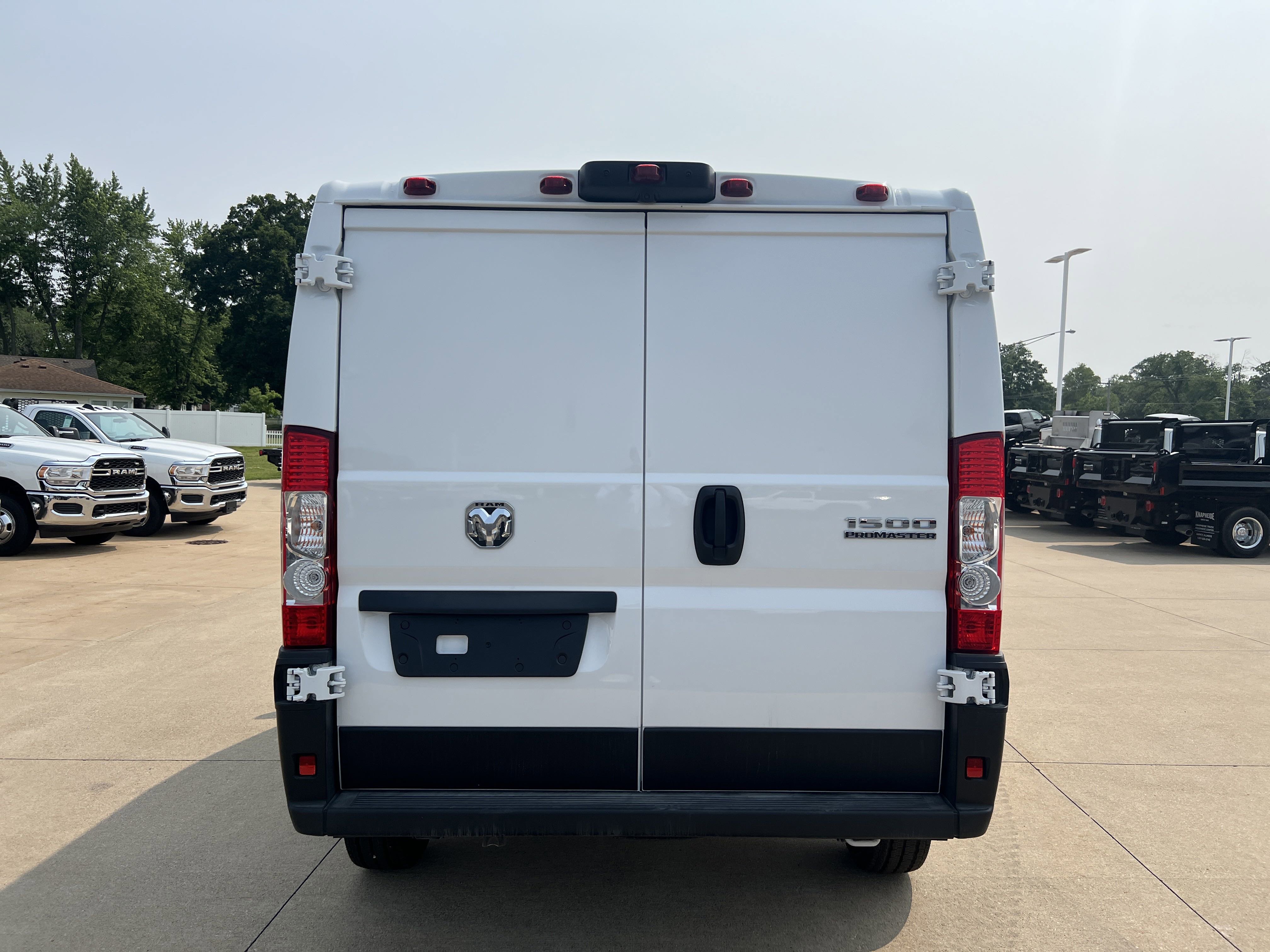 2025 Ram ProMaster 1500 Tradesman photo 2