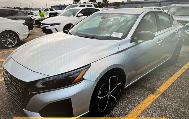 2023 Nissan Altima SR