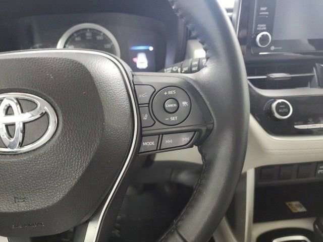 2022 Toyota Corolla Cross LE photo 23