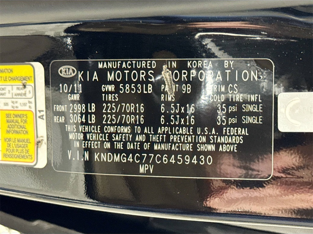 2012 Kia Sedona LX photo 30