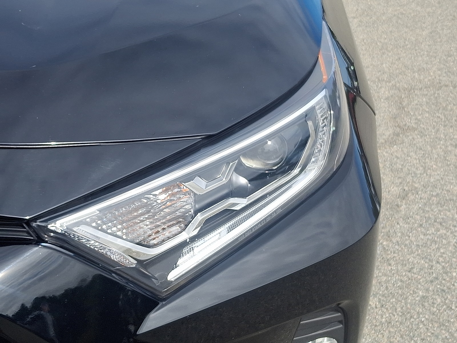 2021 Toyota RAV4 Hybrid XLE photo 10