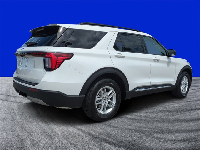 2025 Ford Explorer photo 3