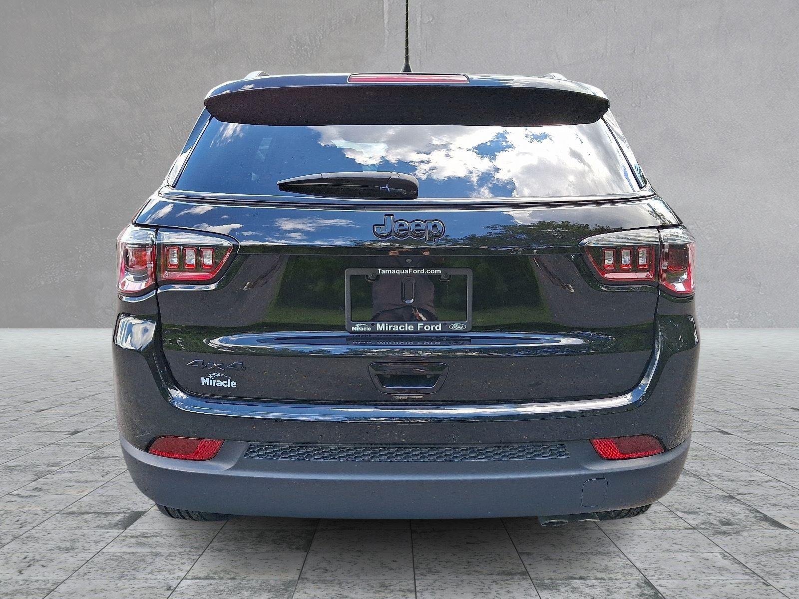 2022 Jeep Compass Altitude photo 2