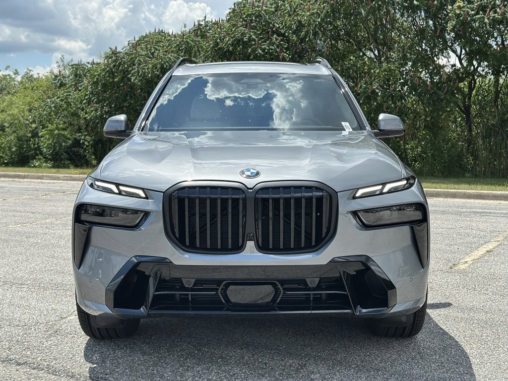 New 2026 Skyscraper Grey Metallic BMW xDrive40i image 2