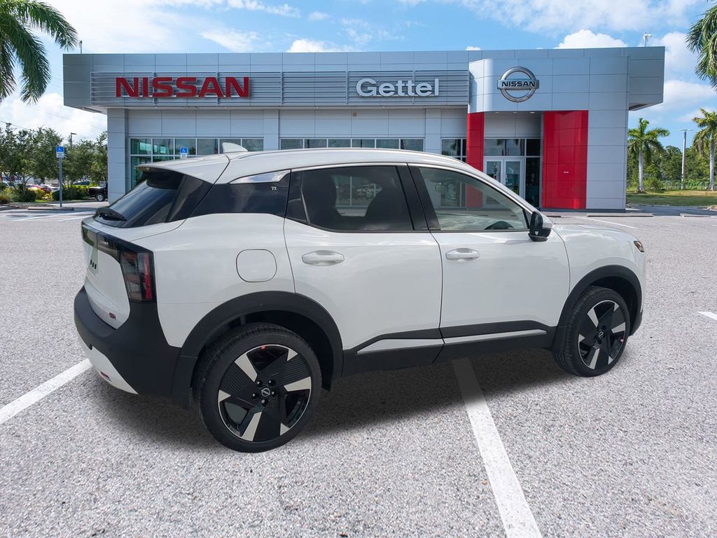 2025 Nissan Kicks SR photo 3