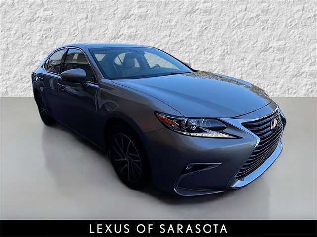 2017 Lexus ES 350's photo