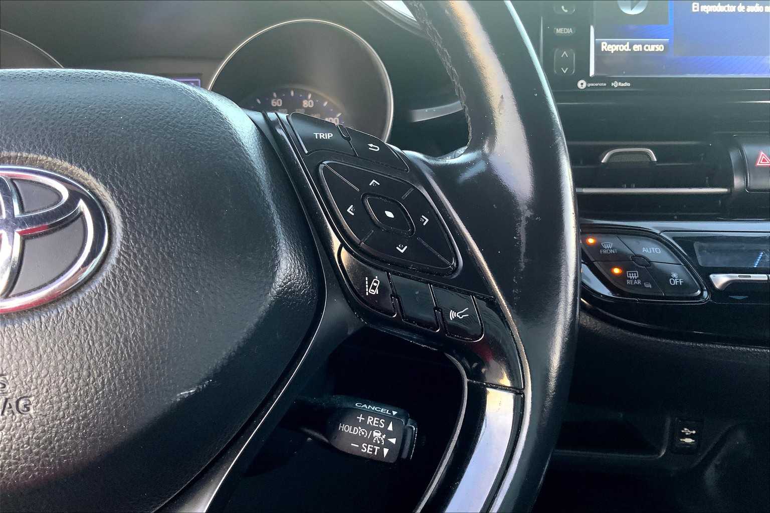 2018 Toyota C-HR XLE Premium photo 23