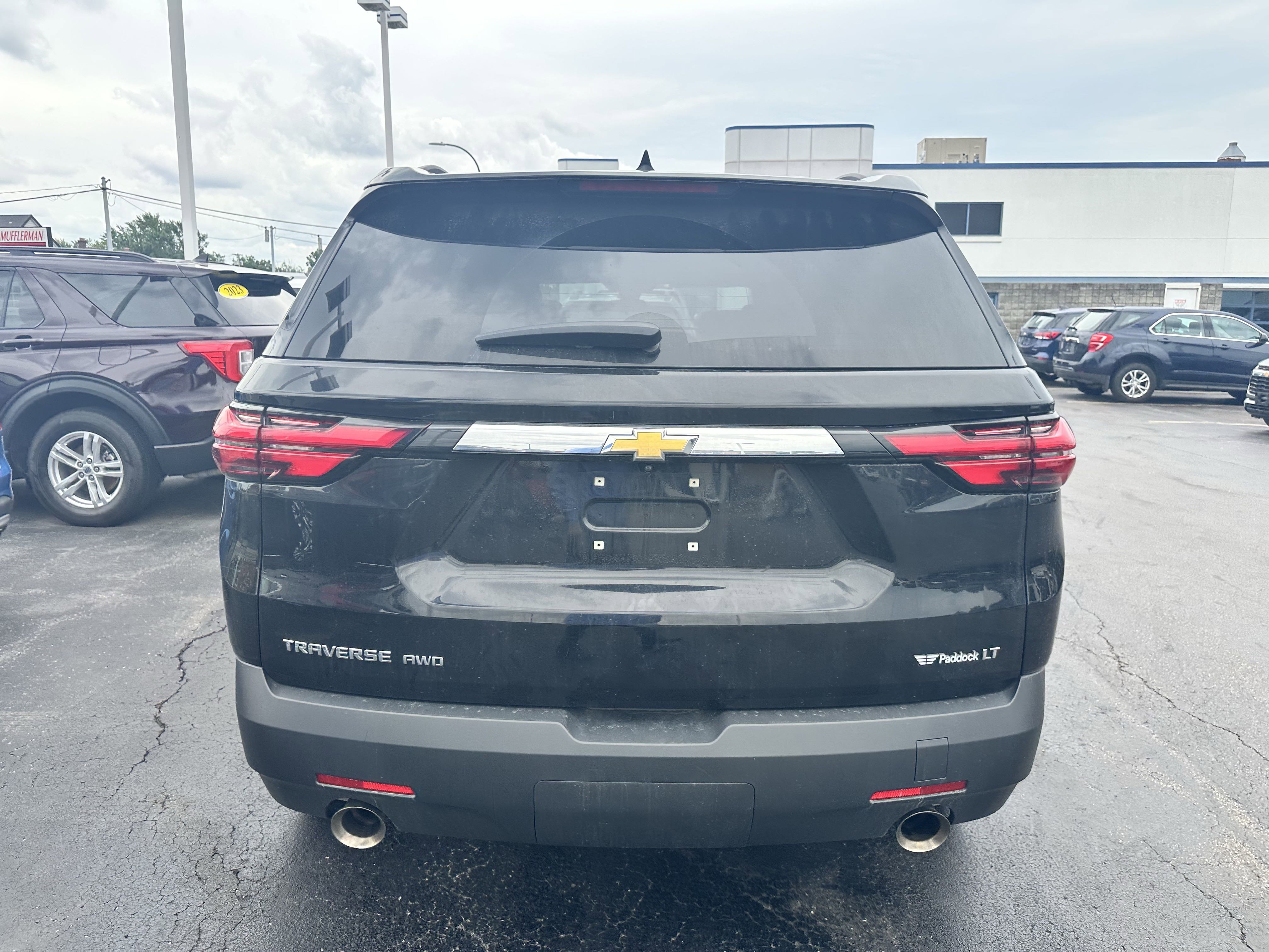 2023 Chevrolet Traverse Cloth photo 2
