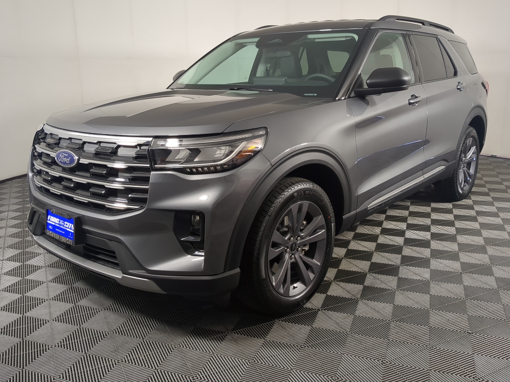 2025 Ford Explorer photo 4
