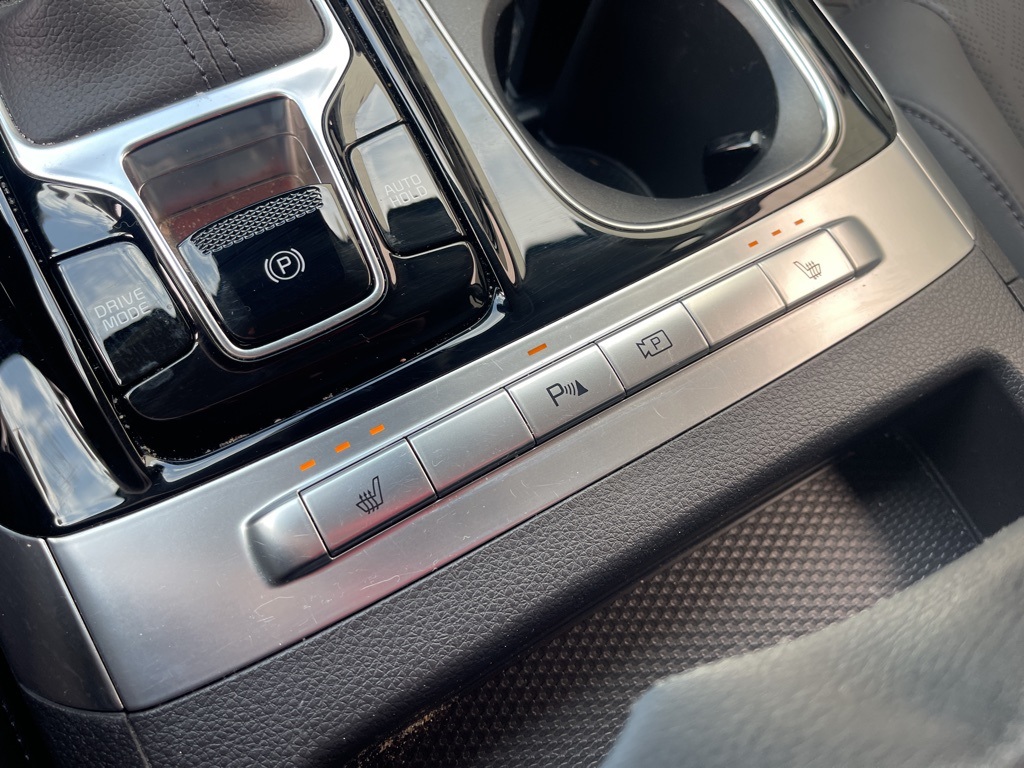 2024 Kia Carnival EX photo 8