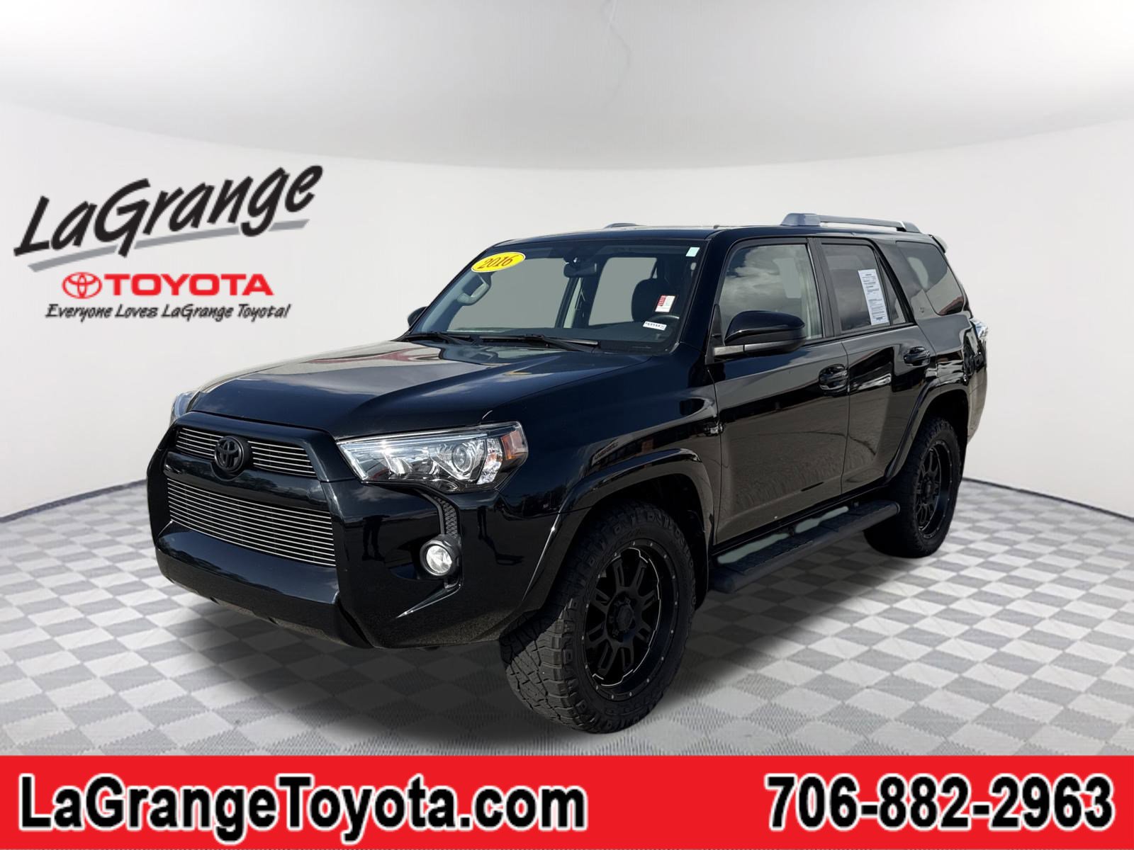 2016 Toyota 4Runner SR5's photo