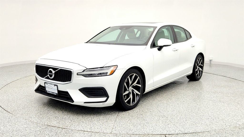 2019 Volvo S60 Momentum's photo