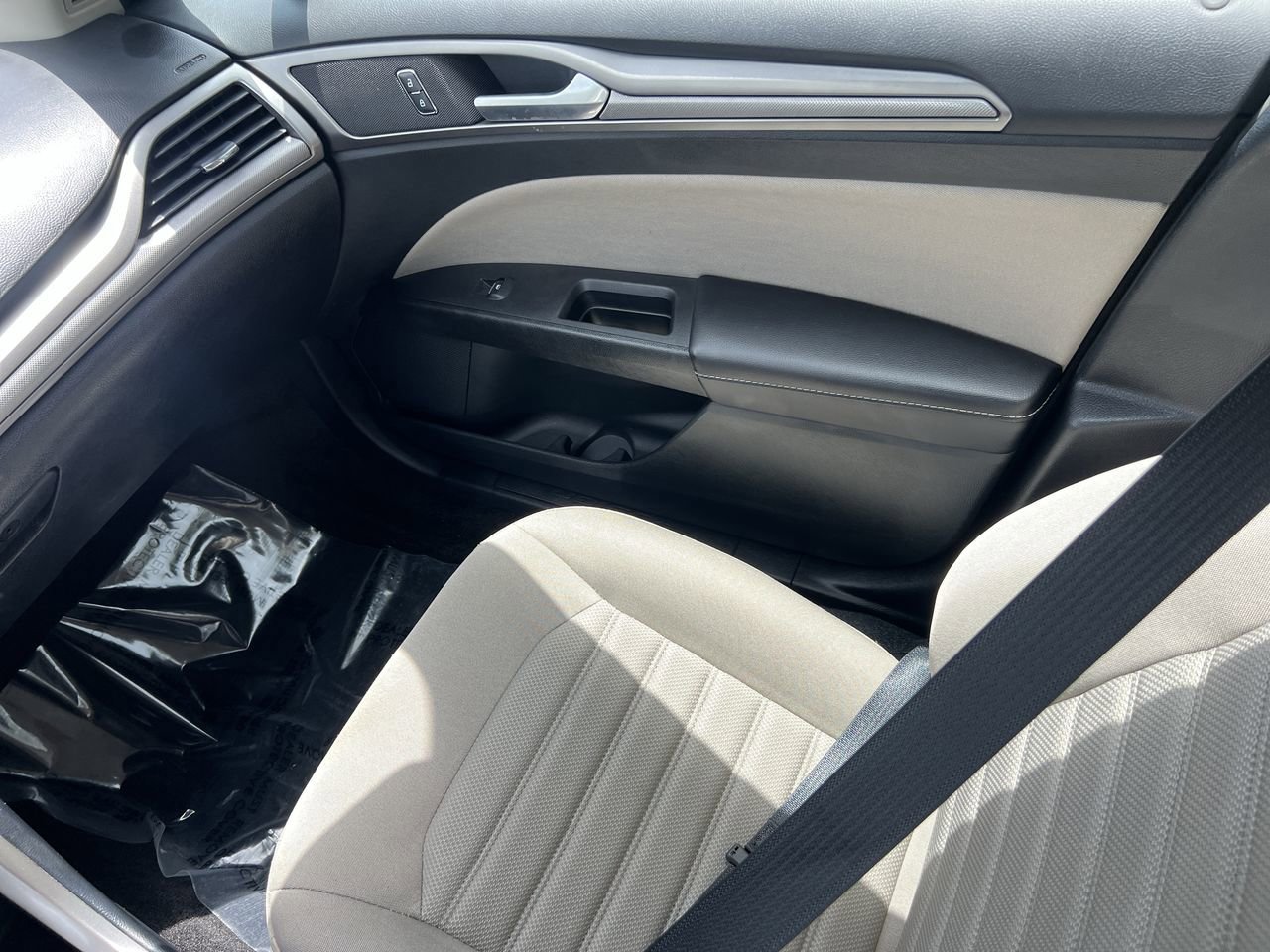 2018 Ford Fusion Hybrid S photo 15