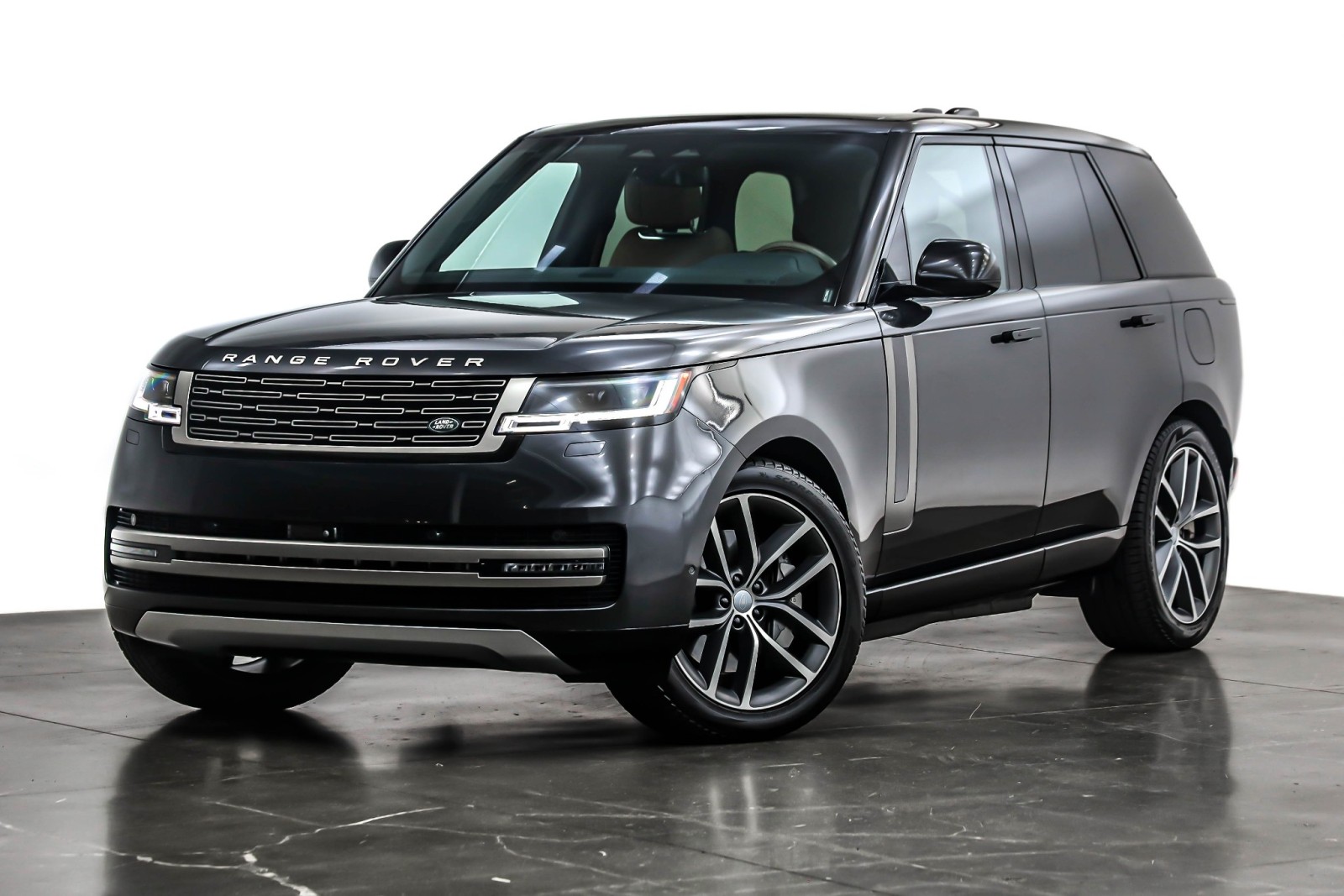 2025 Land Rover Range Rover SE's photo