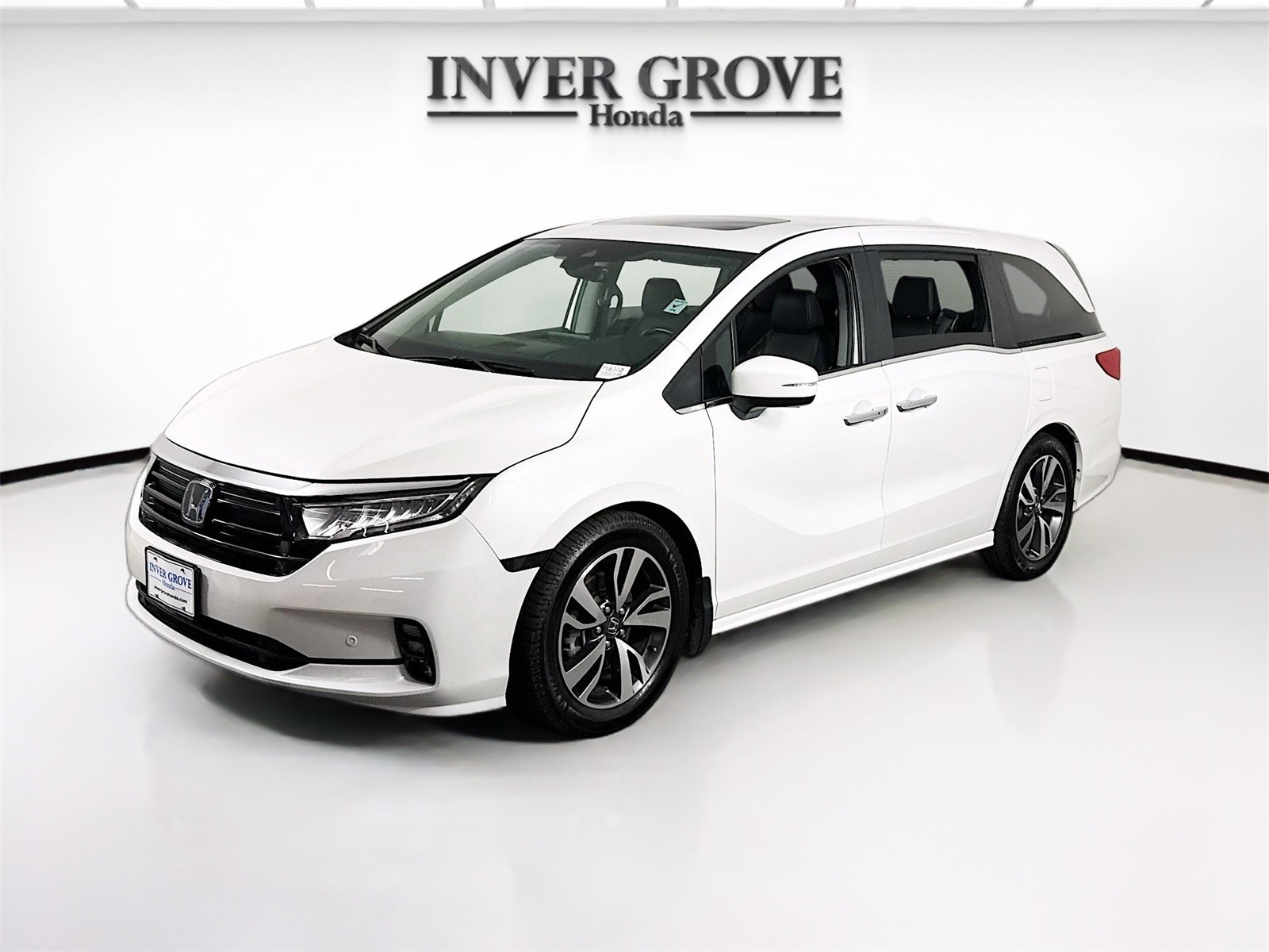 Used 2022 Honda Odyssey Touring with VIN 5FNRL6H89NB024611 for sale in Inver Grove Heights, Minnesota