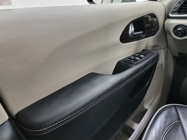 2024 Chrysler Pacifica Limited photo 31