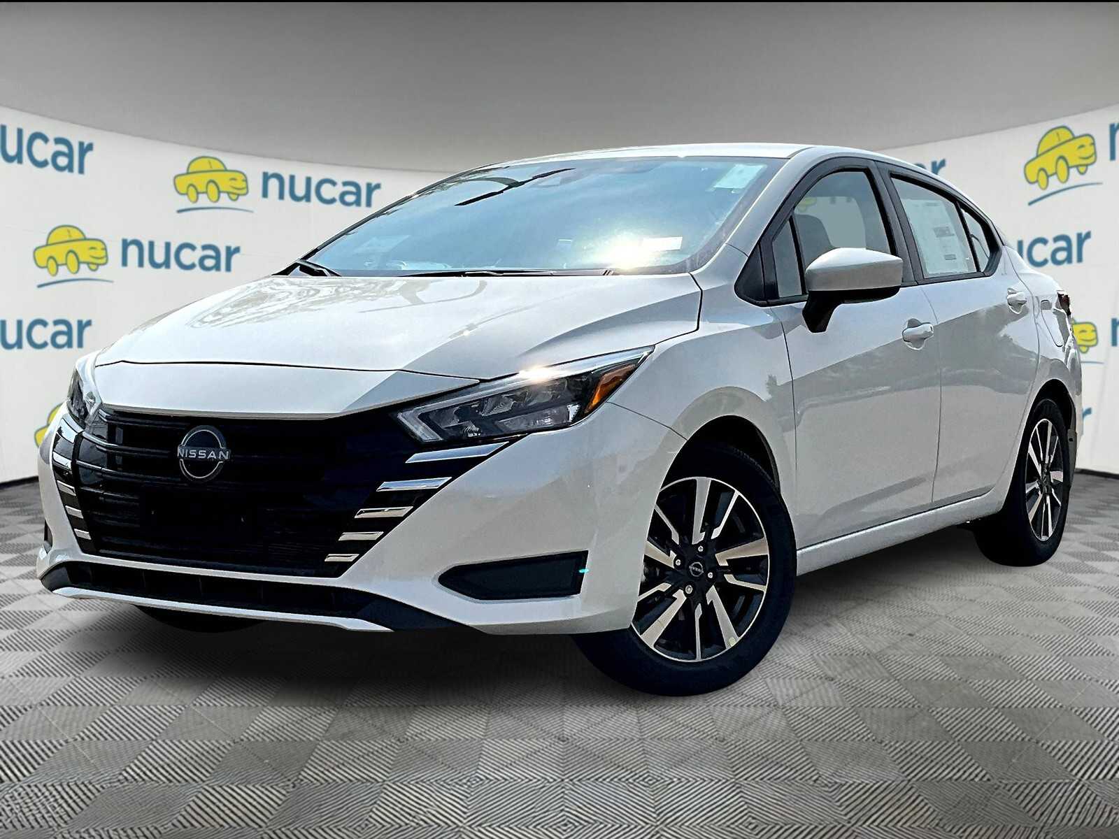 2025 Nissan Versa SV photo 3