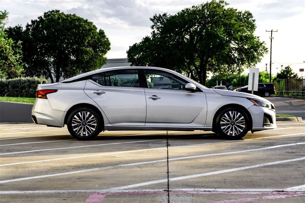 2023 Nissan Altima 2.5 SV photo 4