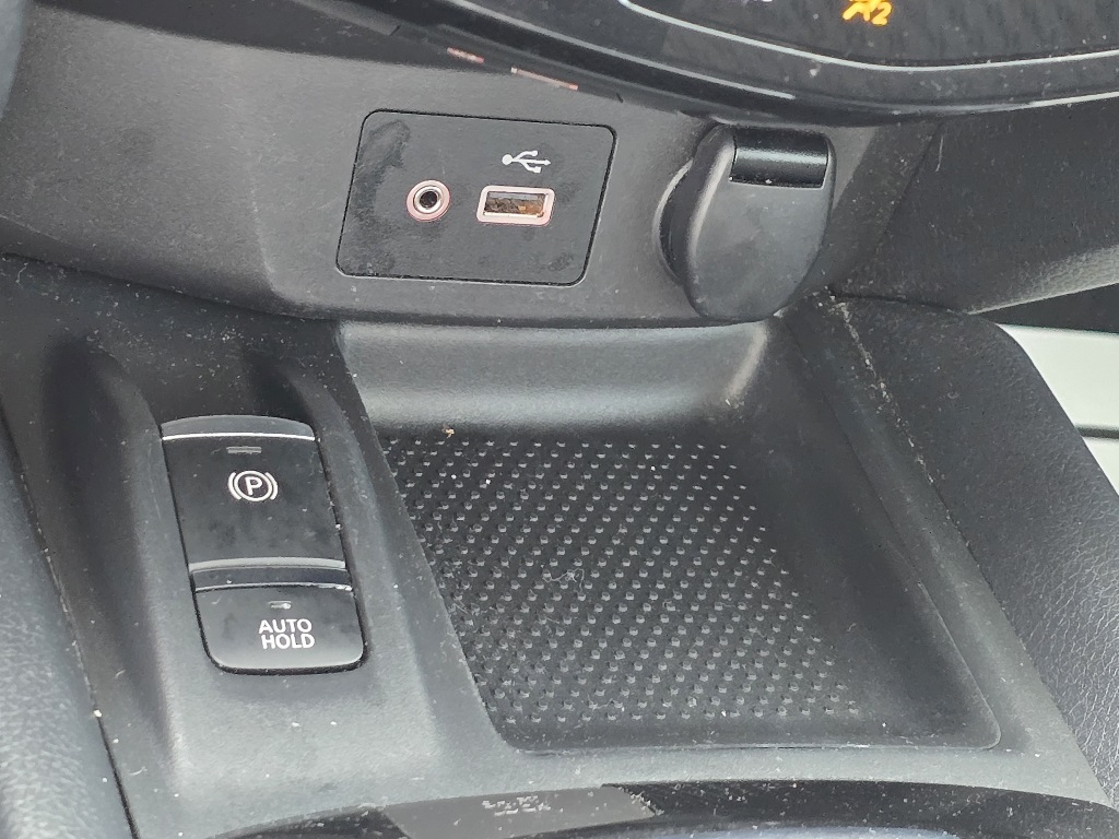 2020 Nissan Rogue SV photo 15